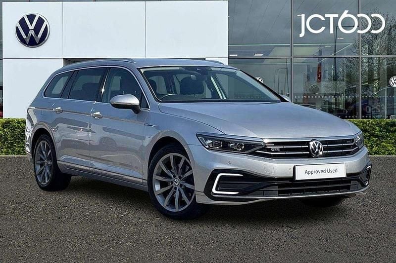 Silver Used 2020 VW Passat Advance Estate | £20,086 (A bit pricey) - Image 1/4