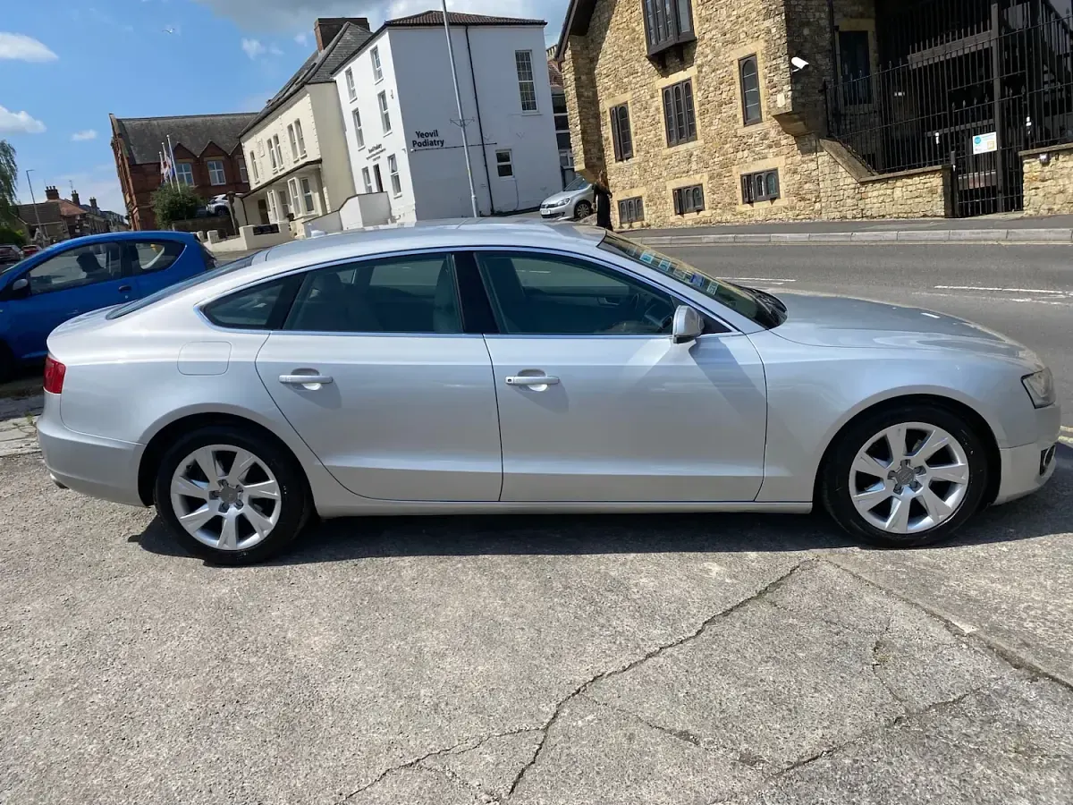 Used Audi A5 Basis 180 HP (132 kW) 2010 Silver Coupe