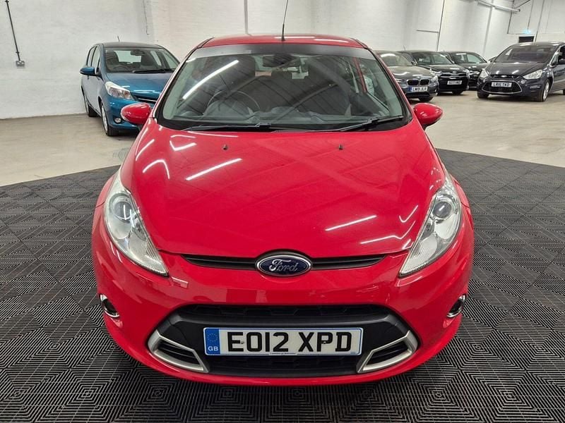 Used Ford Fiesta Zetec 95 HP (69 kW) 2012 Red Hatchback