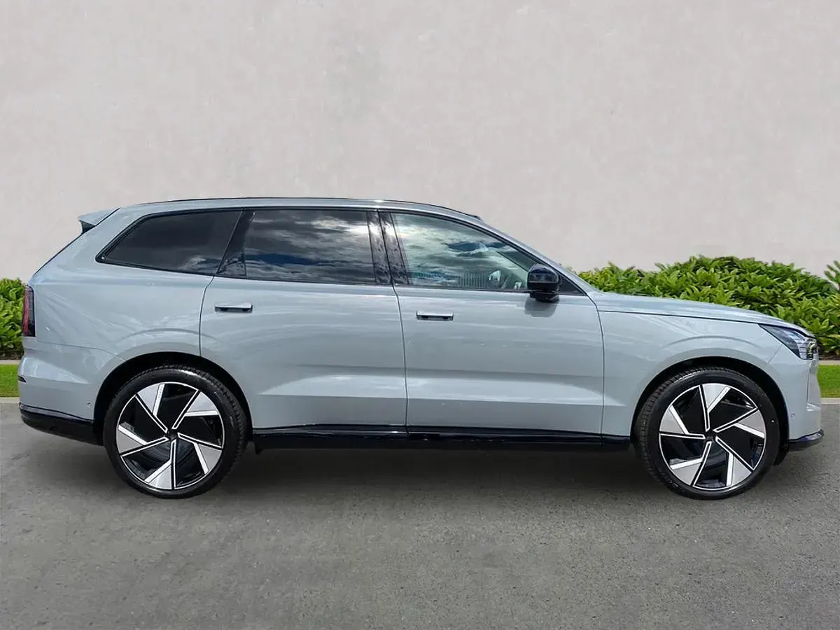 New Volvo EX90 Ultra 300 kW (408 HP) 2025 SUV