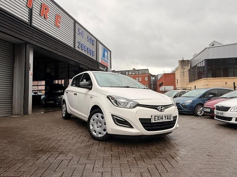 Used Hyundai i20 Classic 2014 White Hatchback