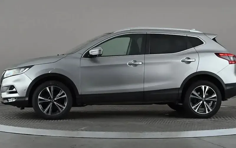 Used Nissan Qashqai N-Connecta 116 HP (85 kW) 2019 Silver SUV