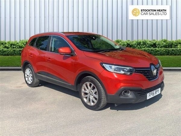 Red Used 2016 Renault Kadjar Dynamique SUV | £5,995 (Fair price) - Image 1/1