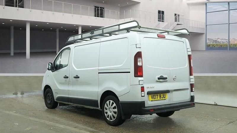 Used Nissan NV300 Acenta 120 HP (88 kW) 2017 Grey Van