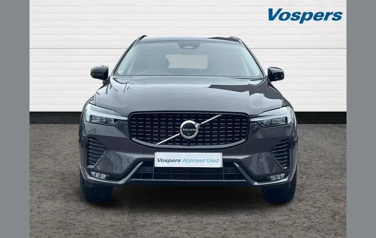 Used Volvo XC60 Plus 247 HP (181 kW) 2024 Grey SUV