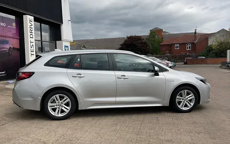 Second-hand Toyota Corolla 122 CP (89 kW) 2022 Break