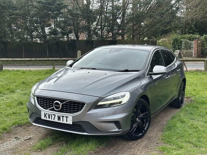 Used Volvo V40 R-Design Pro 190 HP (139 kW) 2017 Grey Hatchback