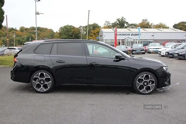 New Vauxhall Astra Ultimate 130 HP (95 kW) 2025 Black Estate