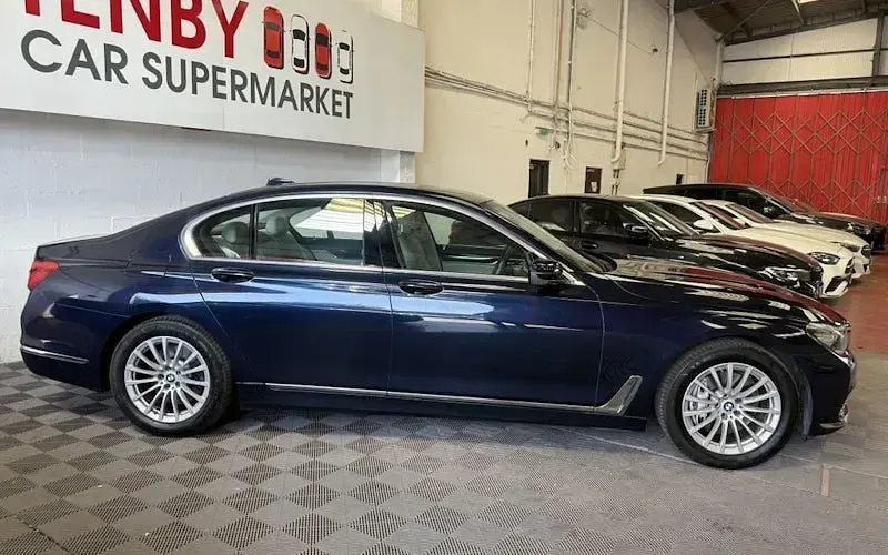 Used BMW 730 Comfort Edition 265 HP (194 kW) 2017 Blue Sedan