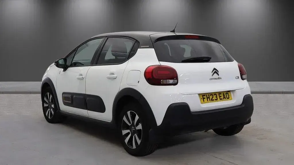 Used Citroën C3 PureTech 83 HP (61 kW) 2023 White Hatchback
