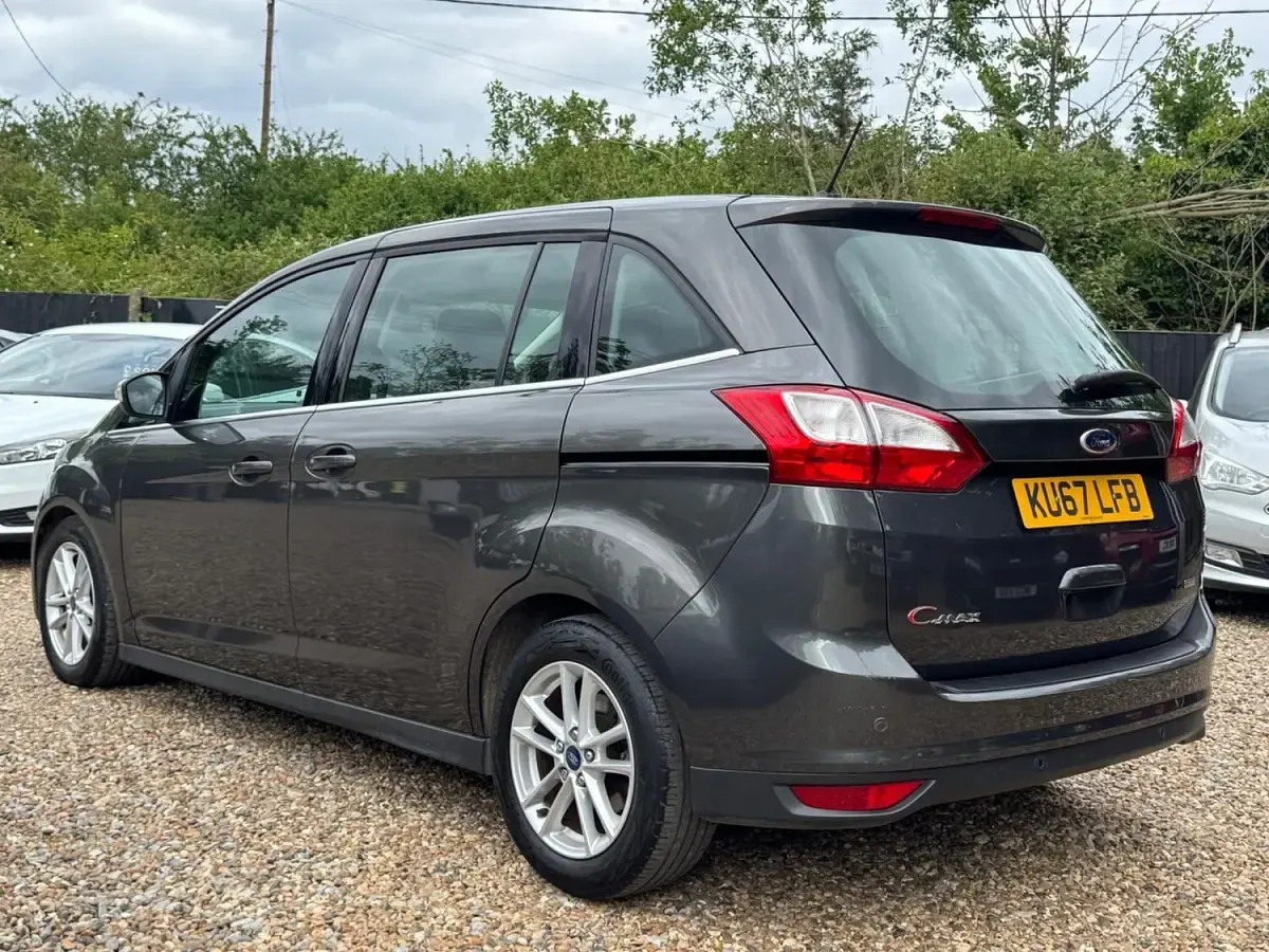 Used Ford Grand C-Max Zetec 125 HP (91 kW) 2017 Grey MPV