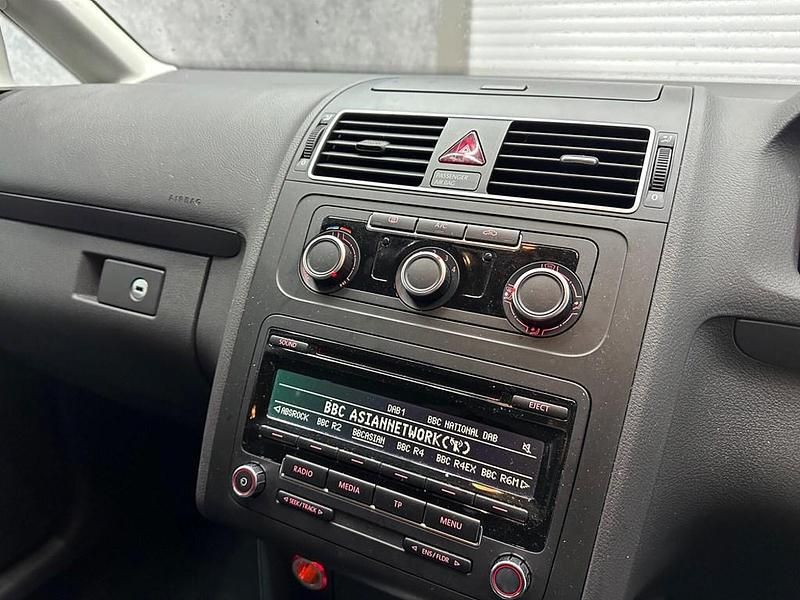 Used VW Touran SE 105 HP (77 kW) 2015 Blue MPV