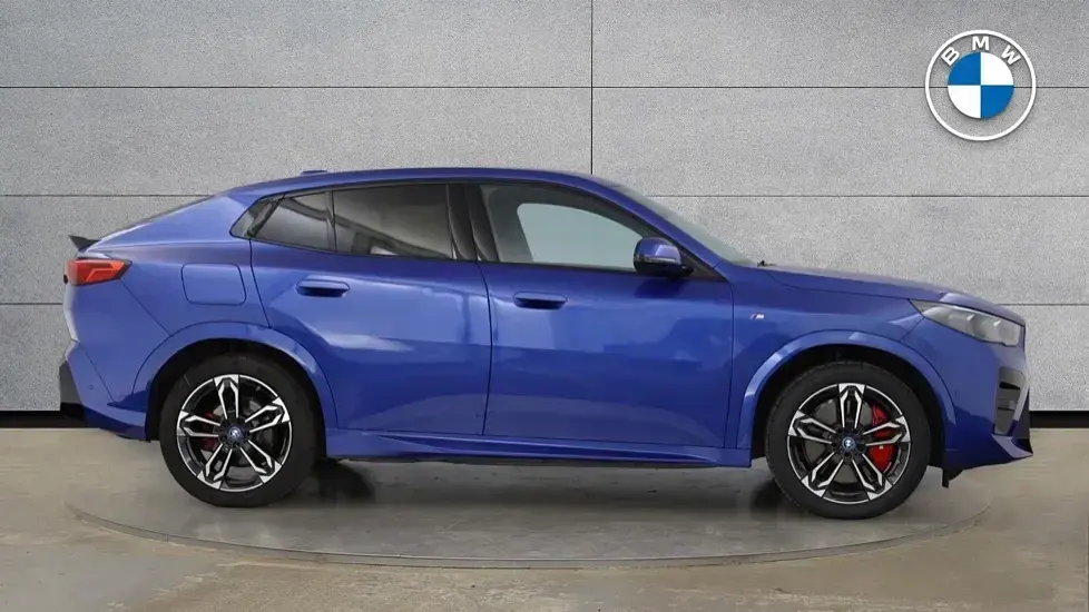 Used BMW iX2 M Sport 147 kW (201 HP) 2025 Blue SUV