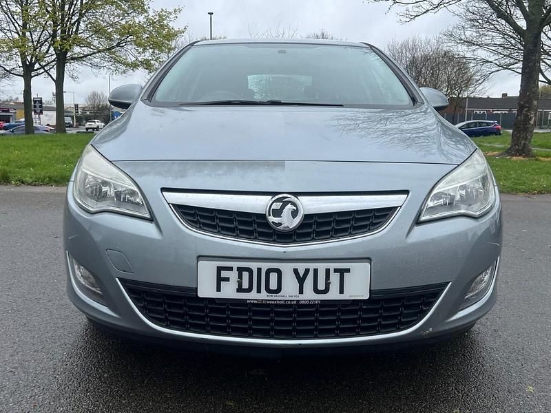 Used Vauxhall Astra 2010 Silver Hatchback