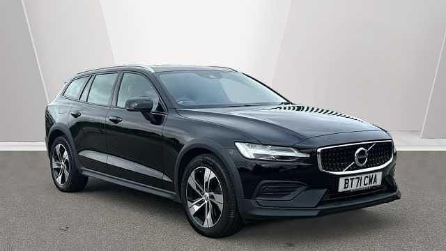 Used 2022 Volvo V60 CC Estate | £23,450 (Fair price) - Image 1/3
