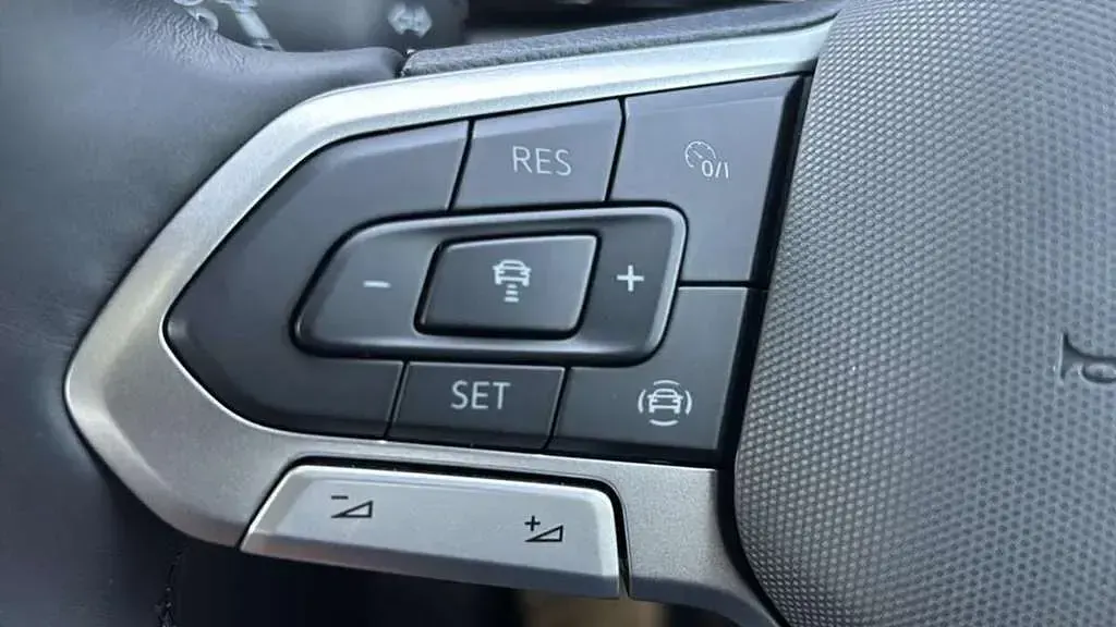 New VW T-Roc Design 115 HP (84 kW) 2026 Black SUV