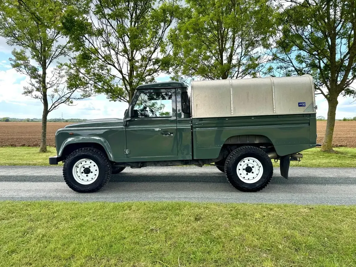 Used Land Rover Defender 2014 Green Pickup