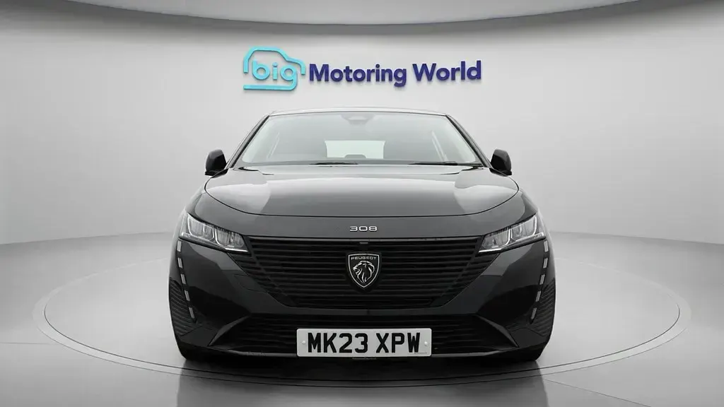 Używany Peugeot 308 Active Premium 130 KM (95 kW) 2023 Czarny Hatchback