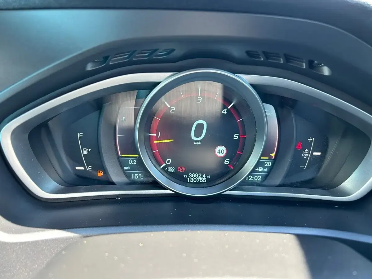Used Volvo V40 2014 Black Hatchback