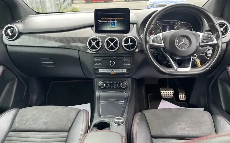 Used Mercedes B200 AMG line 136 HP (100 kW) 2017 Silver Hatchback