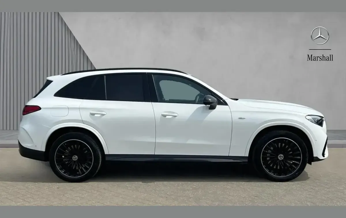 Used Mercedes GLC300 Urban 308 HP (226 kW) 2025 White SUV