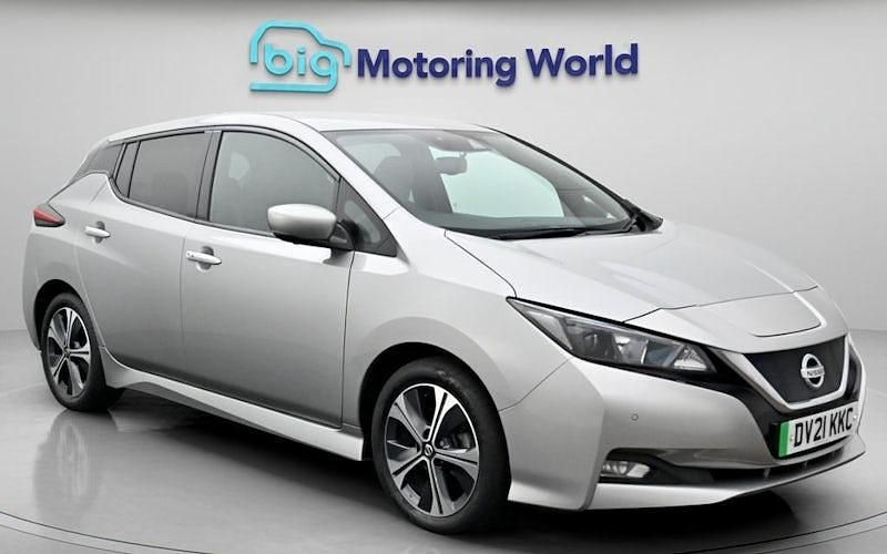 Usado Nissan Leaf N-Connecta 110 kW (150 HP) 2021 Prateado Citadino
