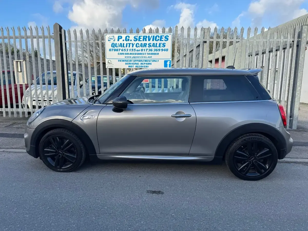 Begagnad Mini Cooper S Hatch 210 HK (154 kW) 2017 Silver Halvkombi