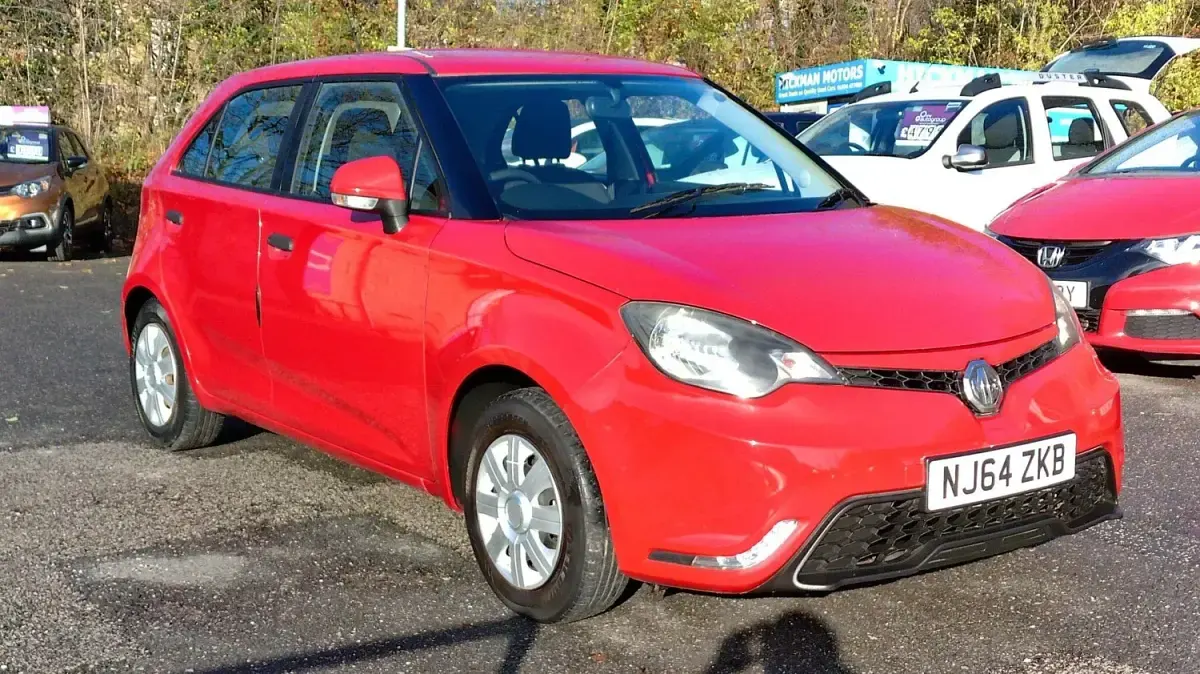 Usado MG MG3 106 HP (77 kW) 2014 Vermelho Citadino