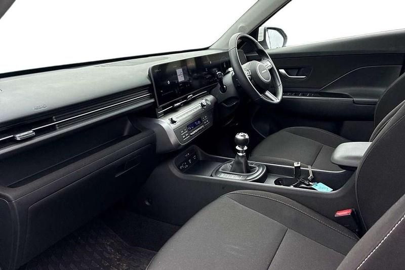 Used Hyundai Kona Advanced 117 HP (86 kW) 2023 White SUV