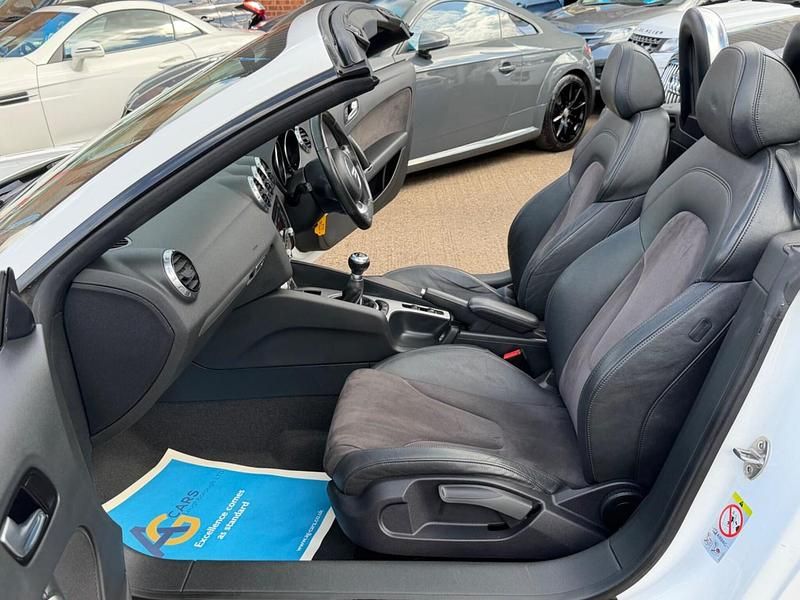 Used Audi TT Roadster Sport 160 HP (117 kW) 2013 White Cabriolet