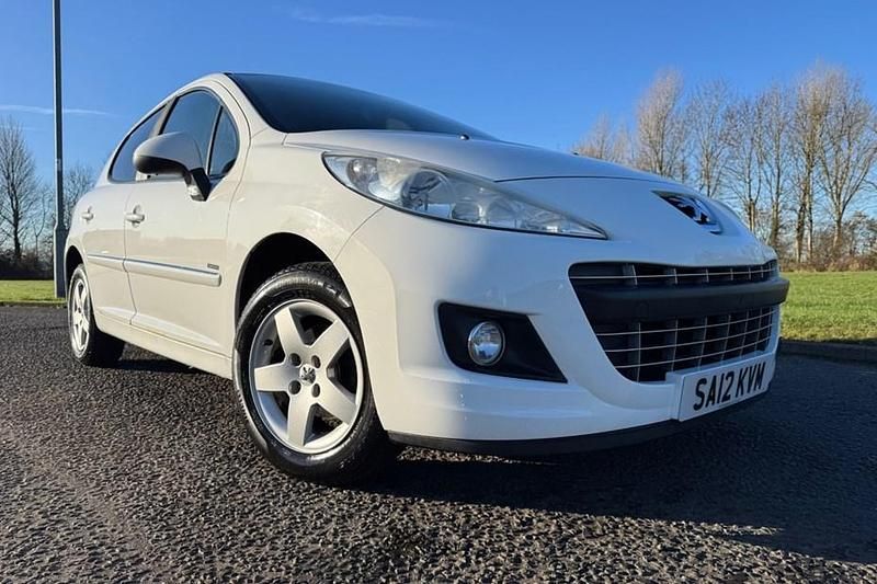 White Used 2012 Peugeot 207 Sportium Hatchback | £1,995 (Fair price) - Image 1/1