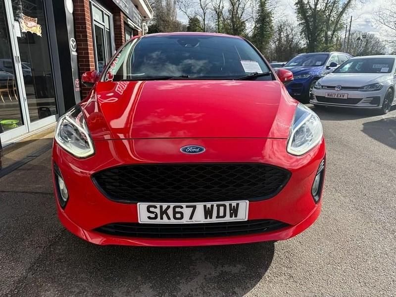 Used Ford Fiesta Zetec 85 HP (62 kW) 2017 Red Hatchback