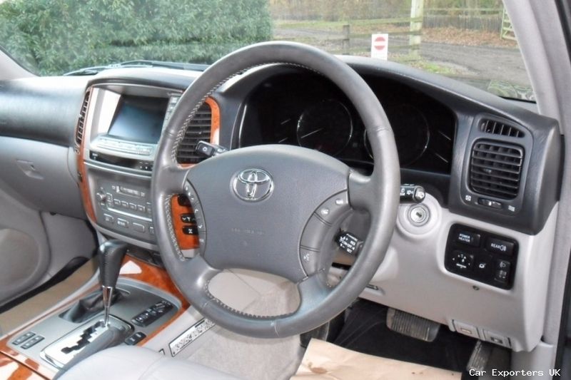Used Toyota Land Cruiser 201 HP (147 kW) 2005 SUV