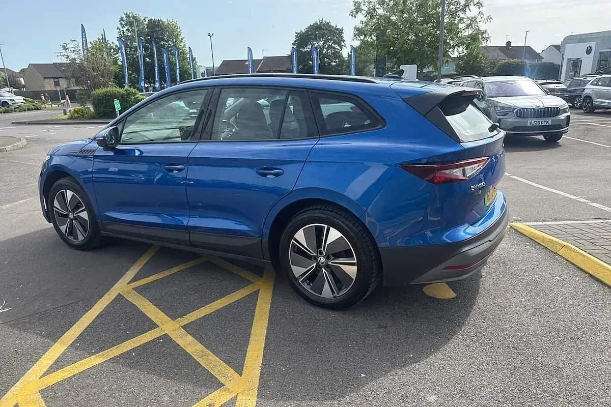 Used Skoda Enyaq iV 97 kW (132 HP) 2022 Race blue metallic SUV