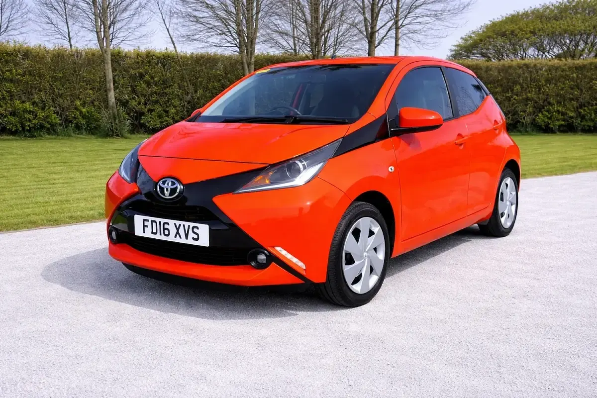 Used Toyota Aygo X-play 2016 Orange Hatchback