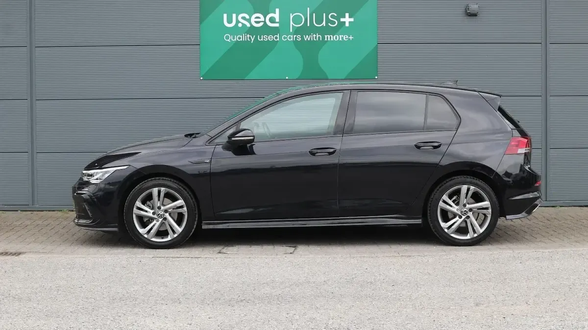 Used VW Golf VIII R-line 130 HP (95 kW) 2022 Black Hatchback