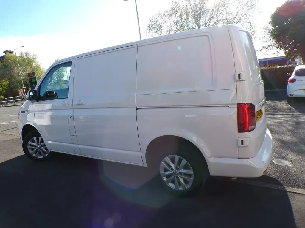 Usado VW Transporter Highline 150 HP (110 kW) 2021 Branco Van