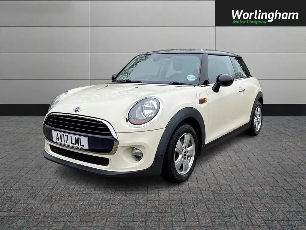 Usado Mini Cooper D Hatch 116 HP (85 kW) 2017 Branco Citadino