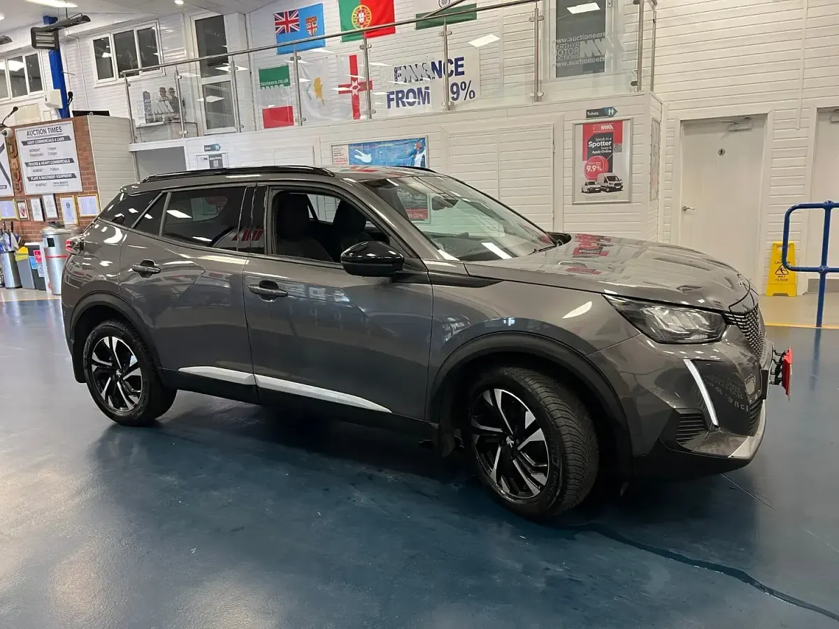 Used Peugeot 2008 Allure Premium 110 HP (80 kW) 2022 Grey SUV