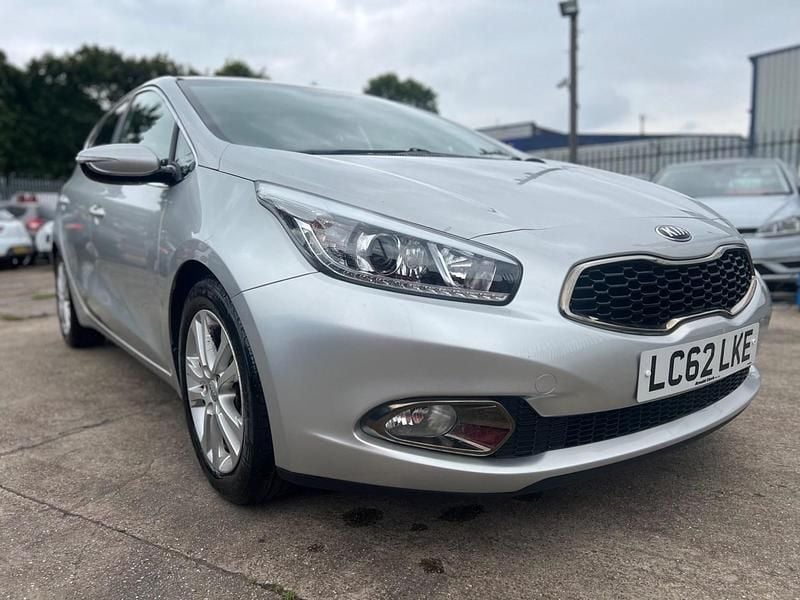 Silver Used 2012 Kia Ceed 3 Hatchback | £4,500 (Fair price) - Image 1/4
