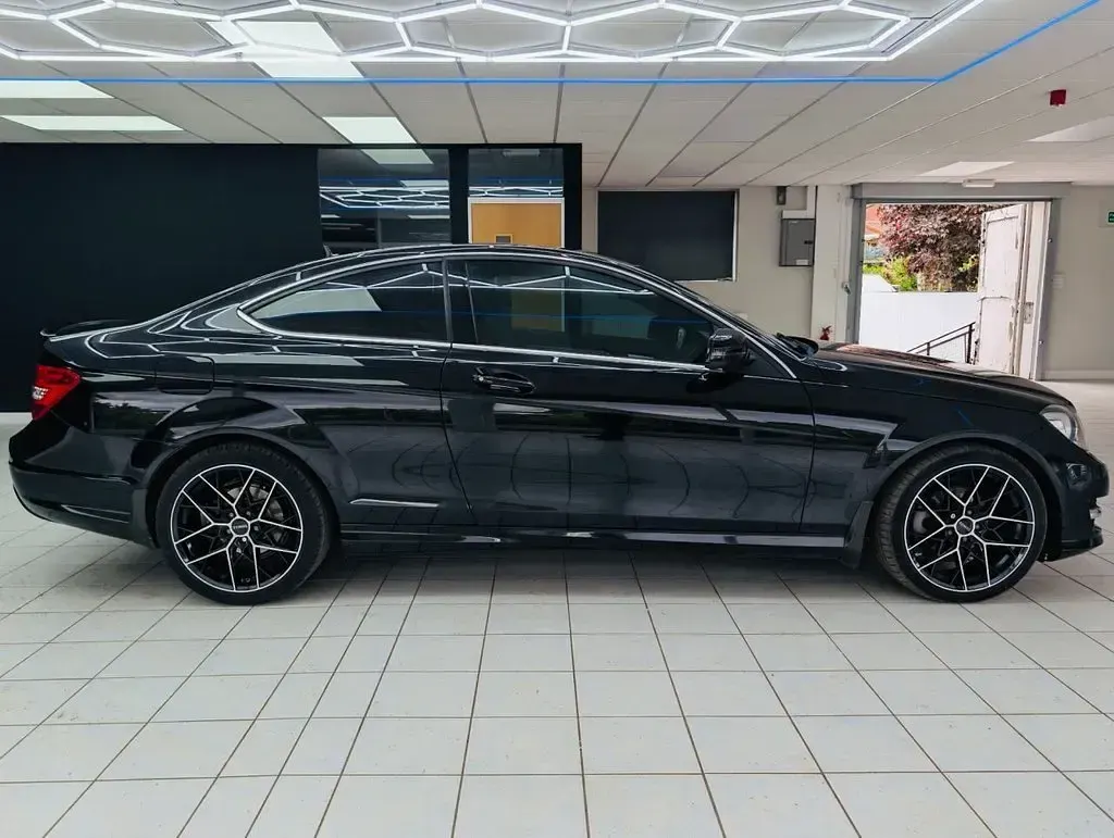 Used Mercedes C180 Sport Edition 156 HP (114 kW) 2015 Black Coupe