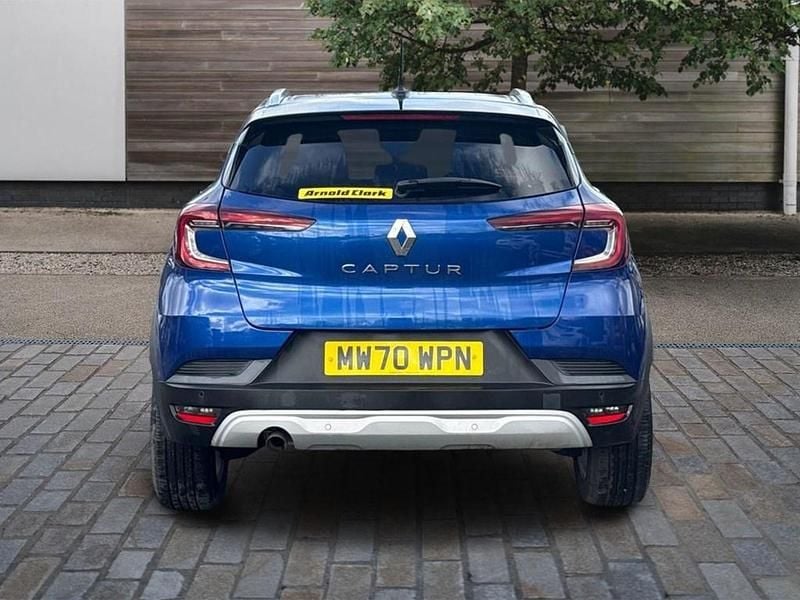 Usado Renault Captur Iconic 130 HP (95 kW) 2021 Azul SUV