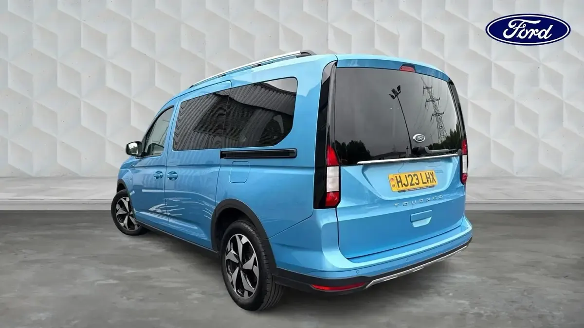 Used Ford Grand Tourneo Connect Active 122 HP (89 kW) 2023 Boundless blue MPV
