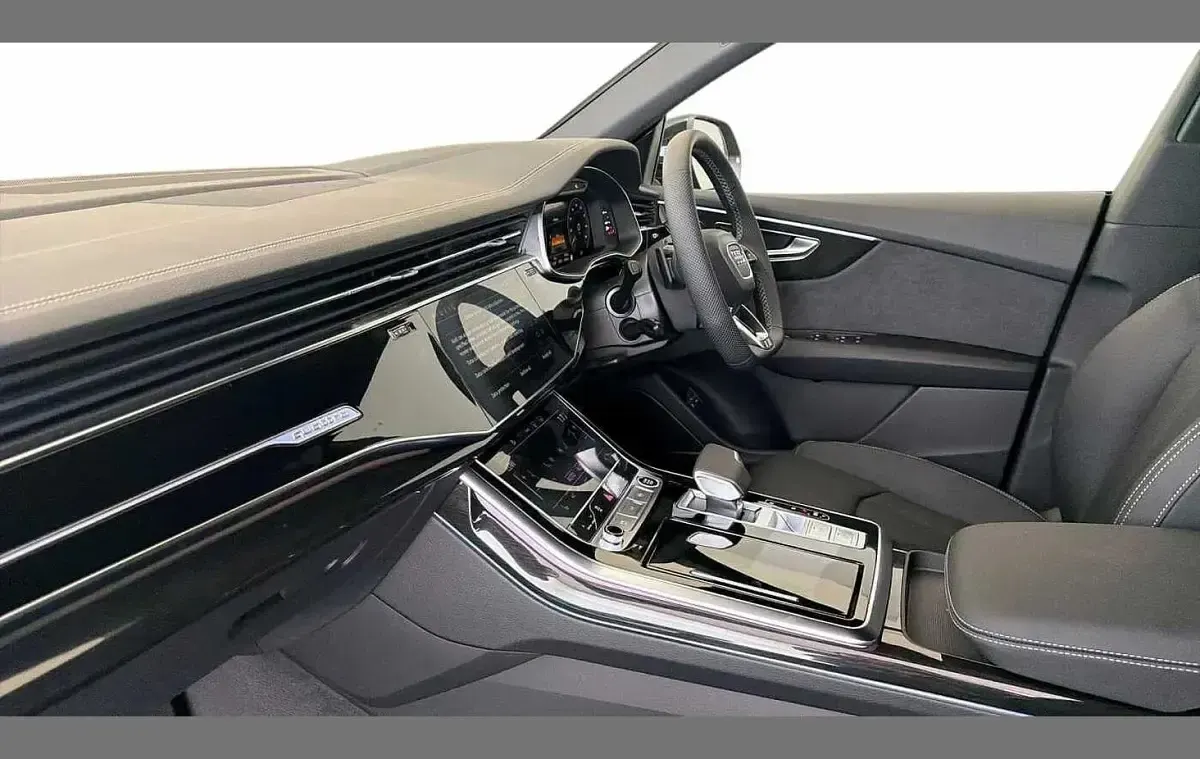 New Audi Q8 Black Edition 389 HP (286 kW) 2026 Black SUV
