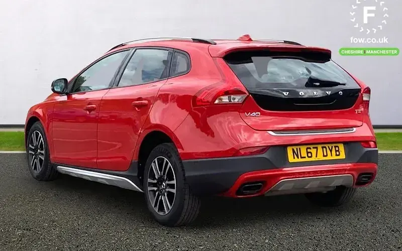 Begagnad Volvo V40 152 HK (111 kW) 2019 Halvkombi