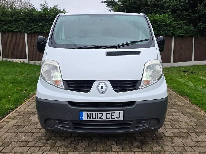Used Renault Trafic 115 HP (84 kW) 2012 White MPV