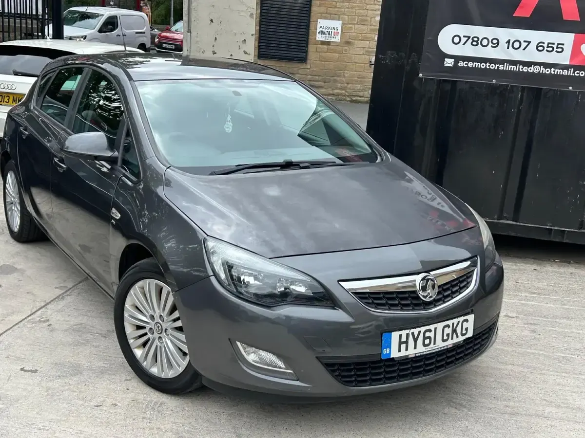 Used Vauxhall Astra Excite 2011 Grey Hatchback