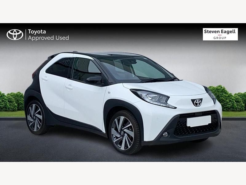 White Used 2023 Toyota Aygo X SUV | £12,490 (Good price) - Image 1/3