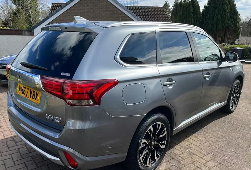Used Mitsubishi Outlander P-HEV 200 HP (147 kW) 2018 Grey Estate