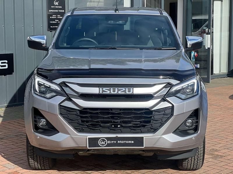 Used Isuzu D-Max 163 HP (119 kW) 2025 Silver Pickup
